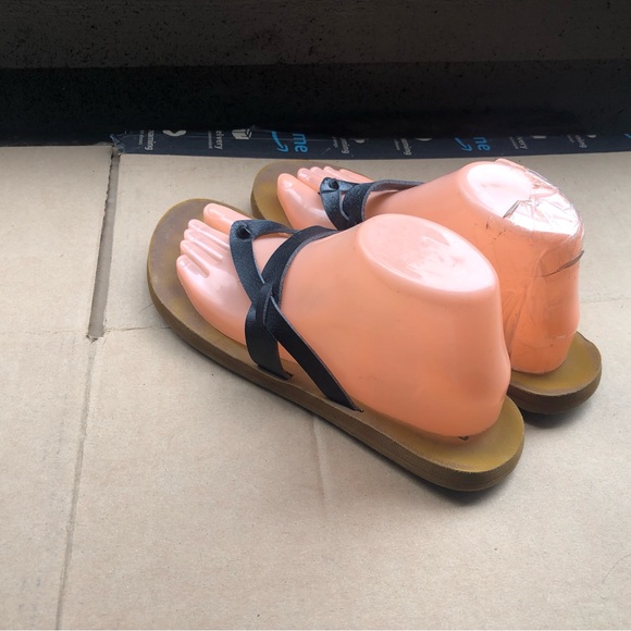 Flojos Women's Black Leather Priya Flip-Flop Sandals Size 9.5 - Picture 11 of 12